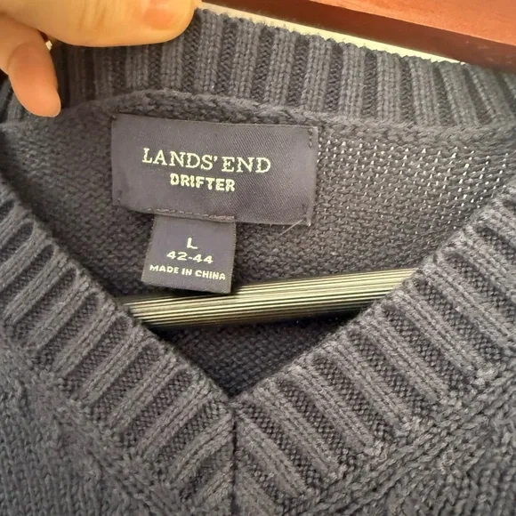 Preppy Navy 100% Cotton V-Neck Size Large - Picture 8 of 9